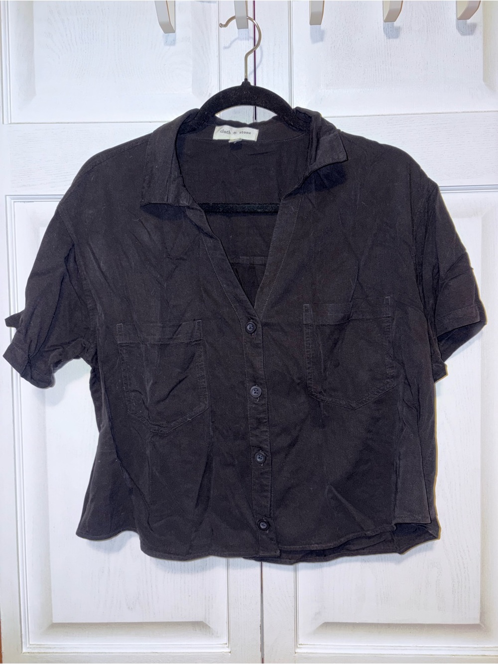 cloth & stone Black Short-Sleeve Button Front Blouse